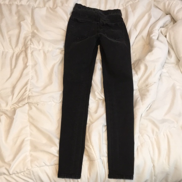 2 Pairs of Skinny Ripped Jeans (Blue and Black) - Picture 4 of 4